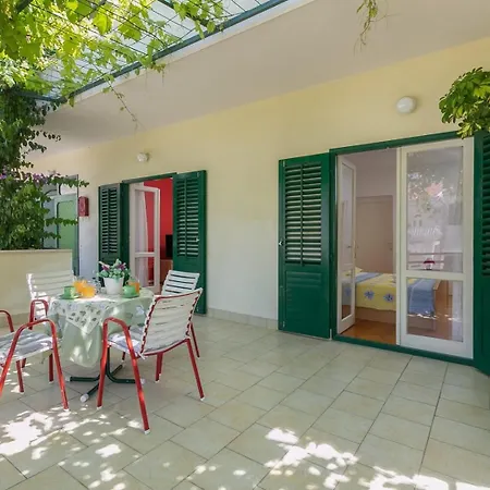 Spaciuos With Terrace In Lejlighed Makarska